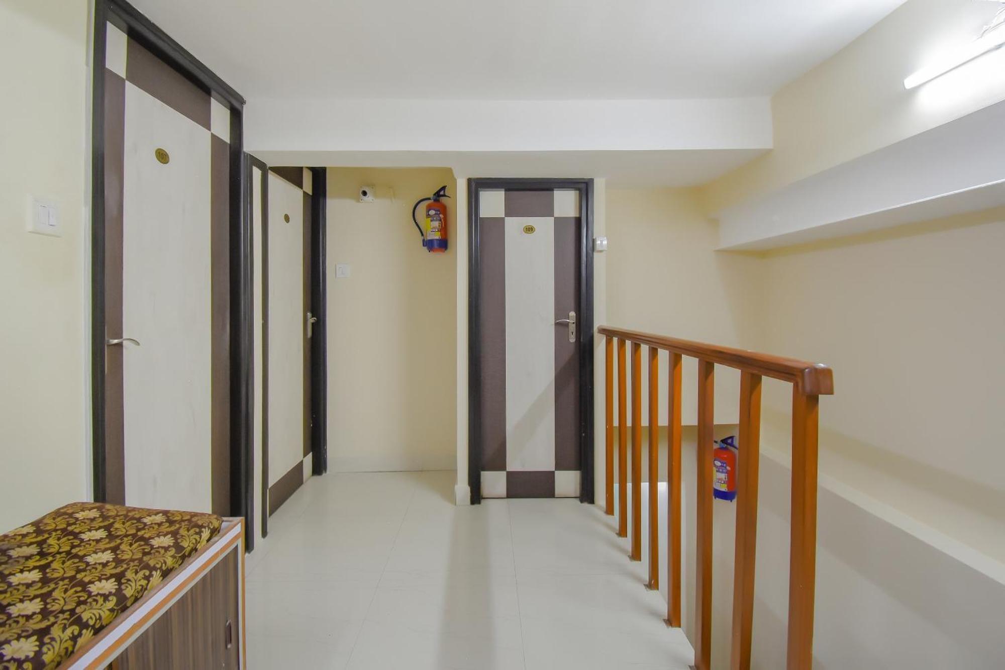 Hotel O Lindsay Inn Guest House Calcutta Calcutta Bara Bazar Buitenkant foto