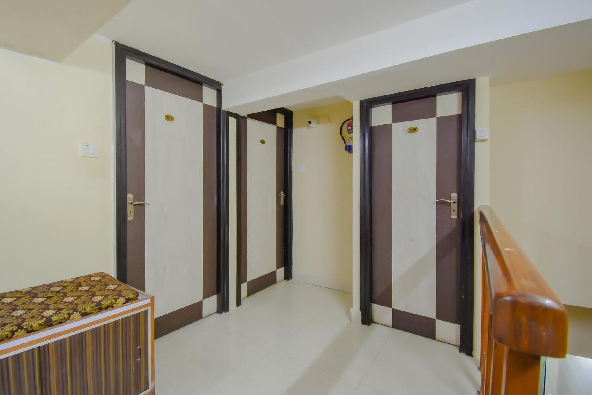 Hotel O Lindsay Inn Guest House Calcutta Calcutta Bara Bazar Buitenkant foto